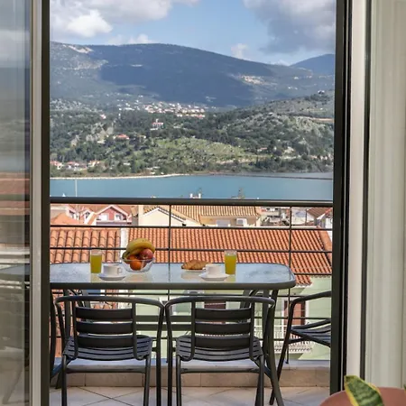Vibes 9 Argostoli (Kefalonia)